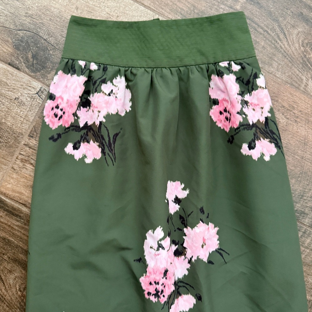 Tuckernuck Louise Olive and Pressed Powder Floral Skirt, Green Pink, 2 - Picture 4 of 10